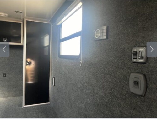 2023 Intech 44' Gooseneck W/Bathroom and Toilet, Trailer Has had very little use, Available Today - Image 12